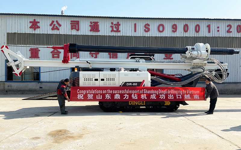 DR-80小型旋挖機(jī)出口越南